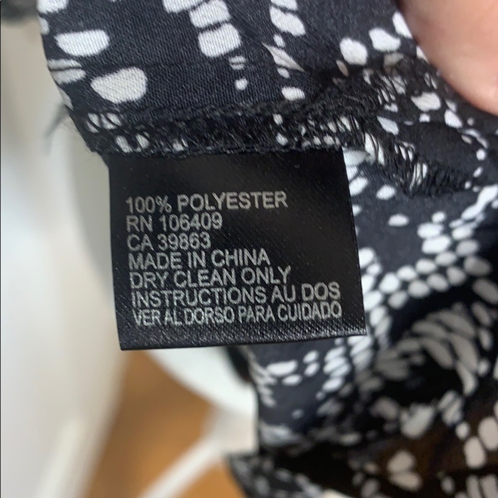 TAHARI•BLOUSE - Picture 7 of 10